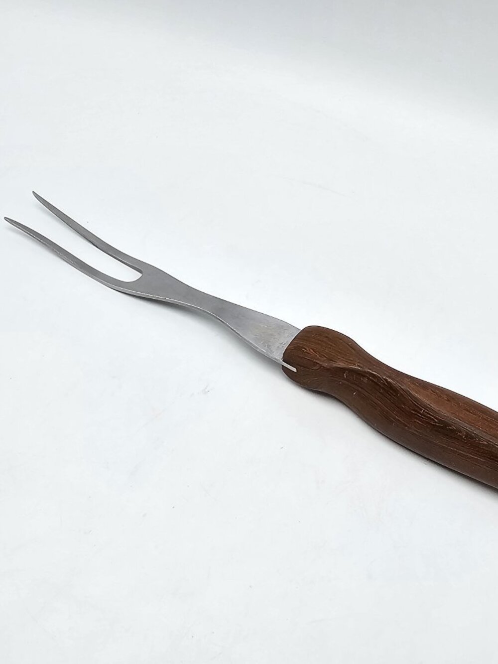 Vintage CUTCO No. 26 Carving Turning Serving Fork Utensil Brown Swirl USA